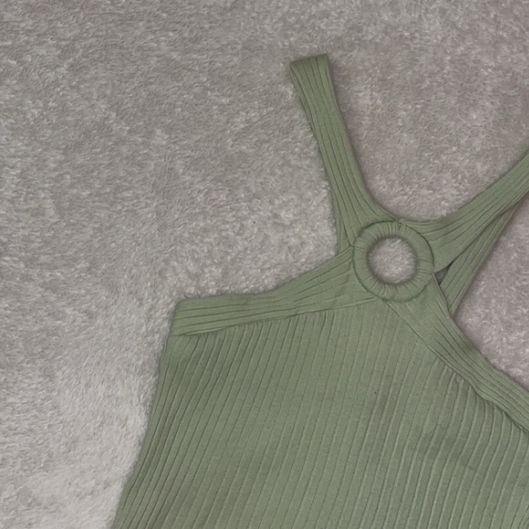 Green Halter Neck Crop Top - Picture 3 of 7
